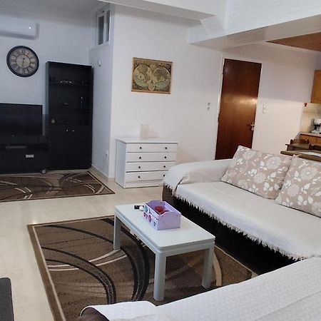 Ευρύχωρο Και Άνετο Διαμέρισμα Στην Ιτέα Joanna'S Apartment Kirra Ngoại thất bức ảnh